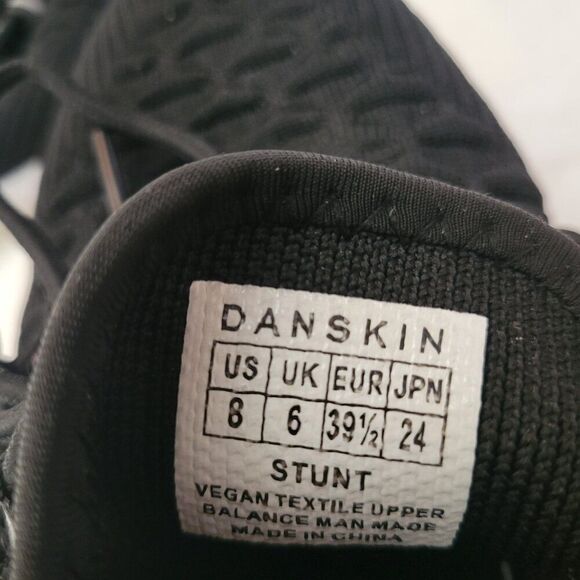 Danskin Shoes Women's Stunt Memory Foam Sz 8 Black White Vegan Lace-up Sneaker - Picture 11 of 12